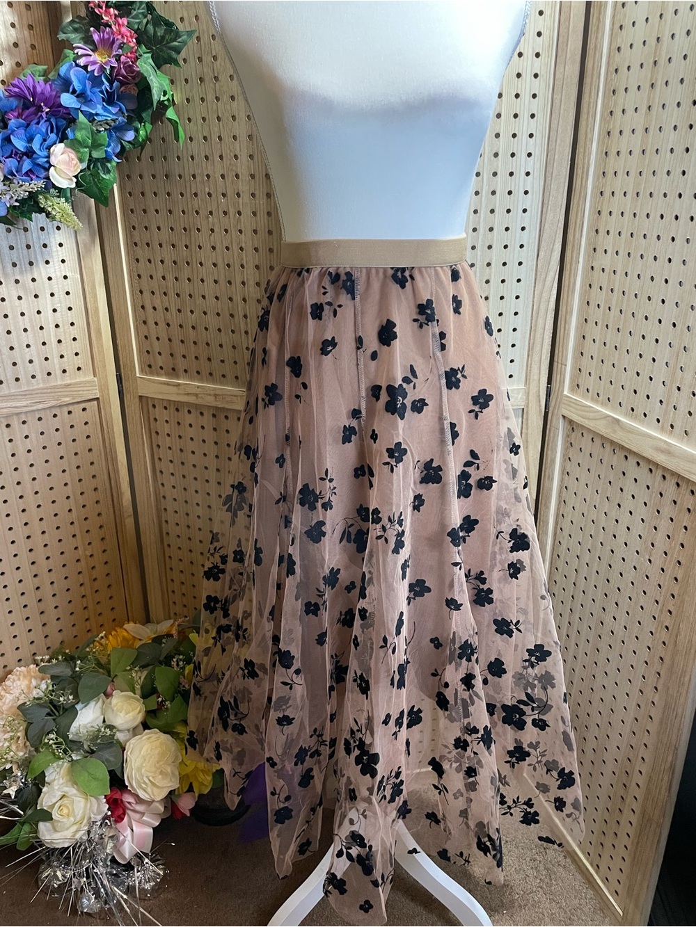 Chic Blush Tulle Maxi Skirt with Black Floral Appliqué
